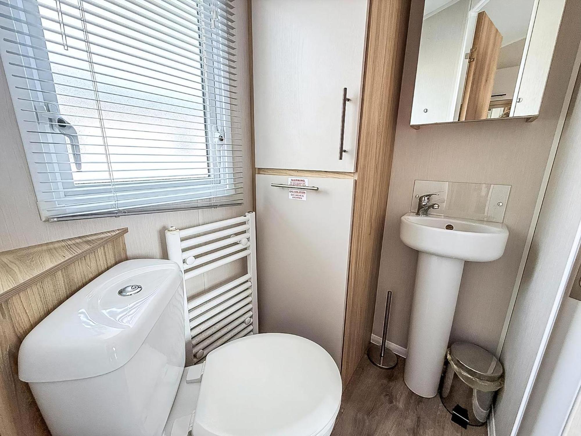 Beautiful Caravan For Hire With A Partial Sea View In Suffolk Ref 32042Az Lowestoft Εξωτερικό φωτογραφία